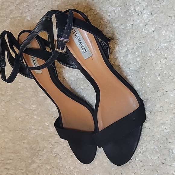 STEVE MADDEN LANDEN BKACK SUEDE HEELS size 10 - Picture 9 of 16